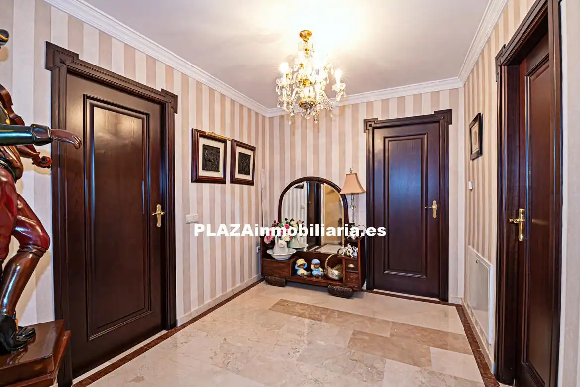 Casa o chalet en venta en Lucena con Aire acondicionado, Trastero y Piscina