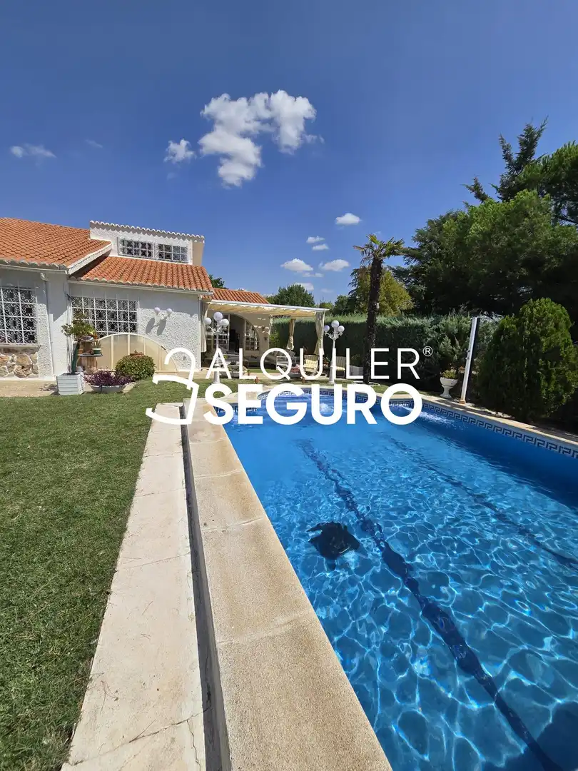 Swimming pool of Houses for rent in Nuevo Baztán  with Air Conditioner, Heating and Terrace