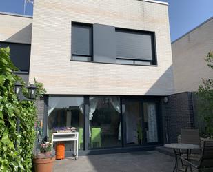 Exterior view of Single-family semi-detached for sale in Valladolid Capital  with Terrace