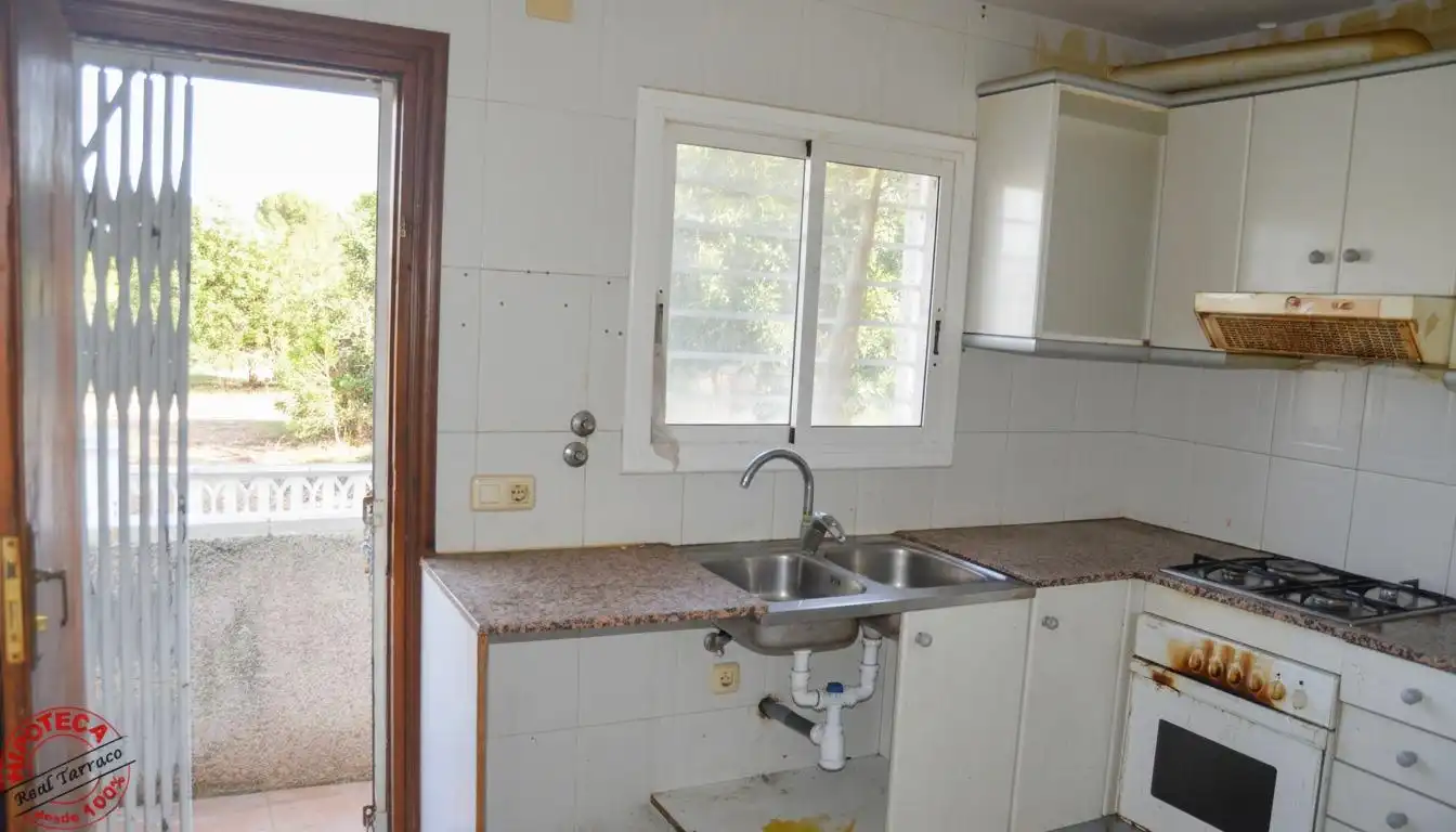 Cuina de Casa adosada en venda en Creixell amb Jardí privat, Terrassa i Traster