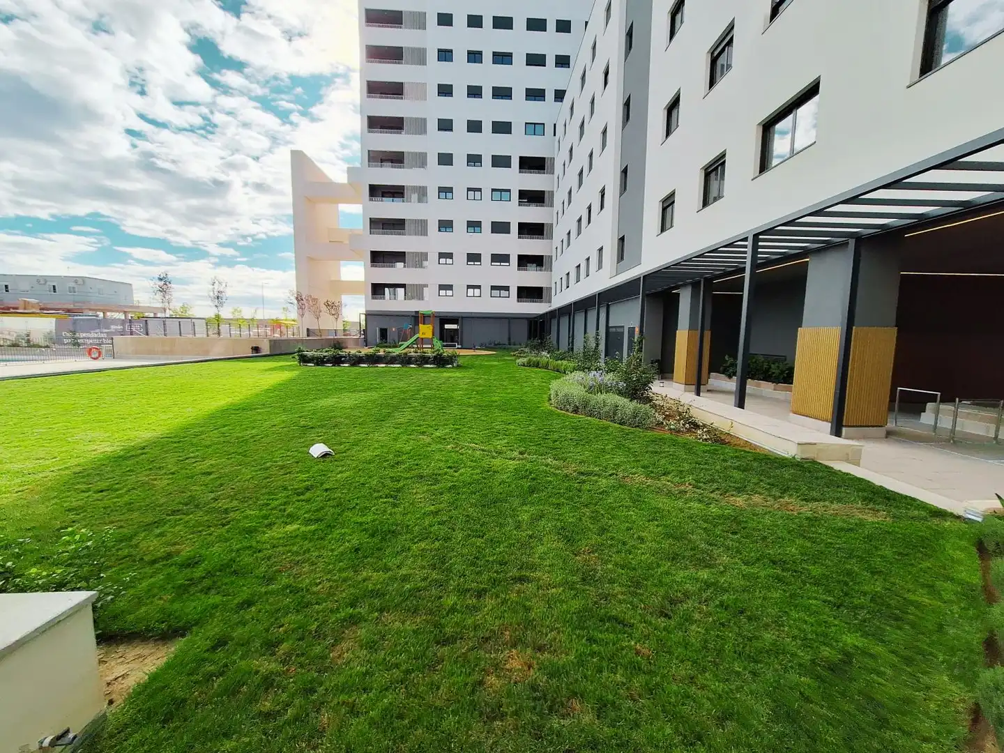 Vista exterior de Piso de alquiler en Madrid con Aire acondicionado, Calefacción y Terraza