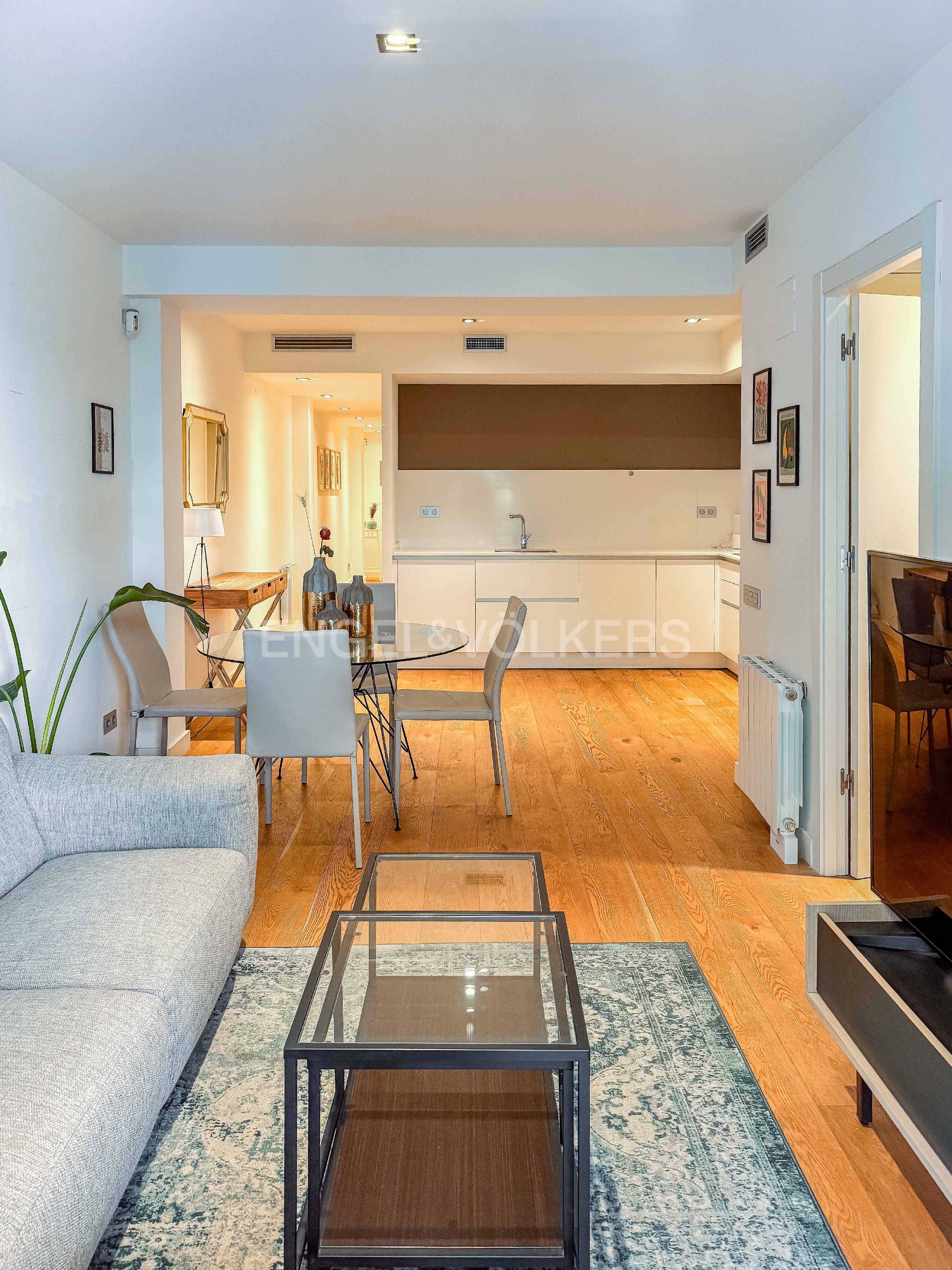 Kitchen of Flat for rent in  Barcelona Capital  with Air Conditioner, Heating and Parquet flooring