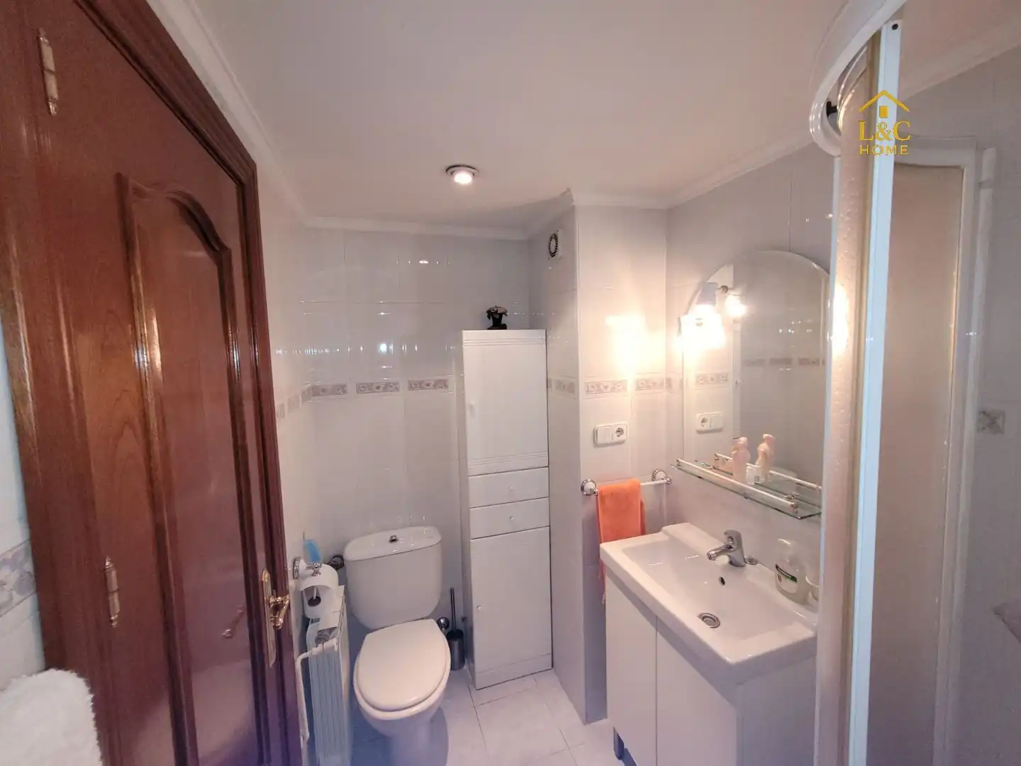 Baño de Piso en venta en Madrid con Calefacción, Terraza y Amueblado