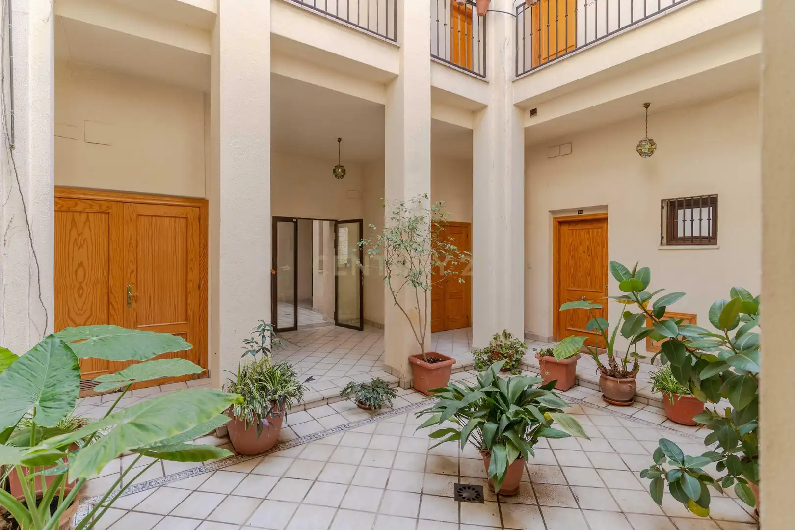 Flat for sale in Granada  with Air Conditioner
