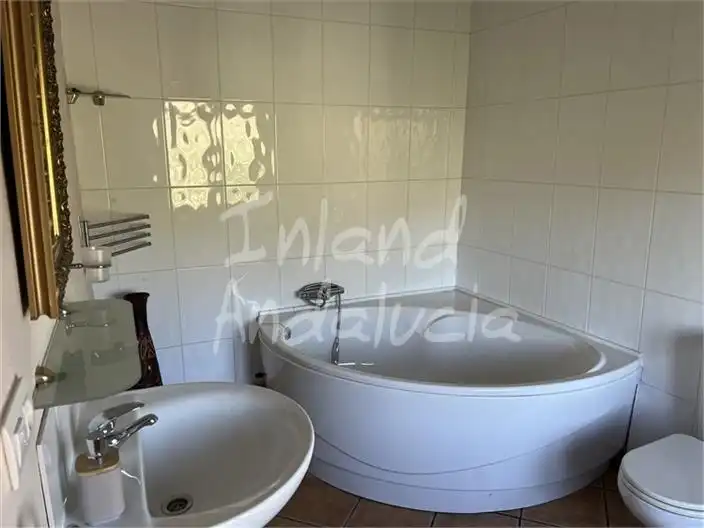 Bathroom of Country homes for sale in Alcaudete  with Air Conditioner, Terrace and Swimming Pool