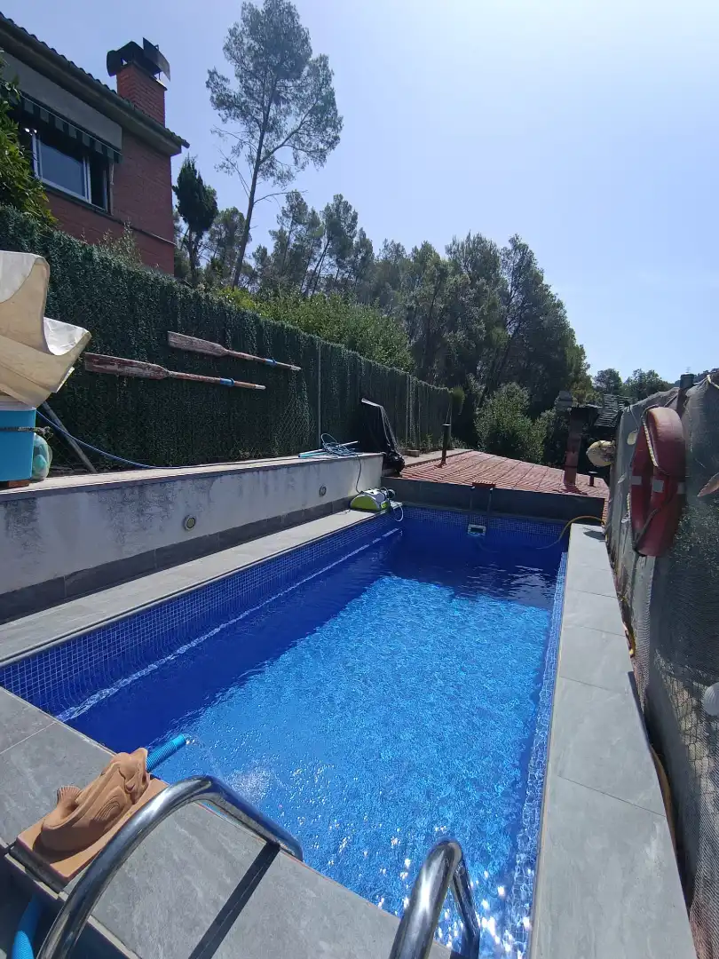 Piscina de Casa o xalet en venda en Sant Vicenç Dels Horts amb Aire condicionat, Calefacció i Jardí privat