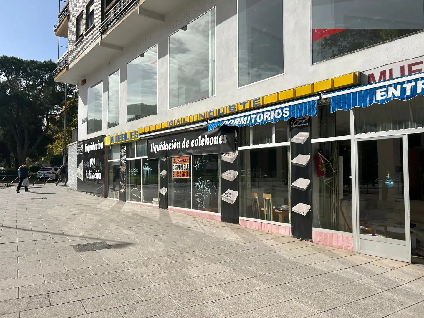 Local comercial en venda a Calle Sierra de Albarracín 21, imagen 2