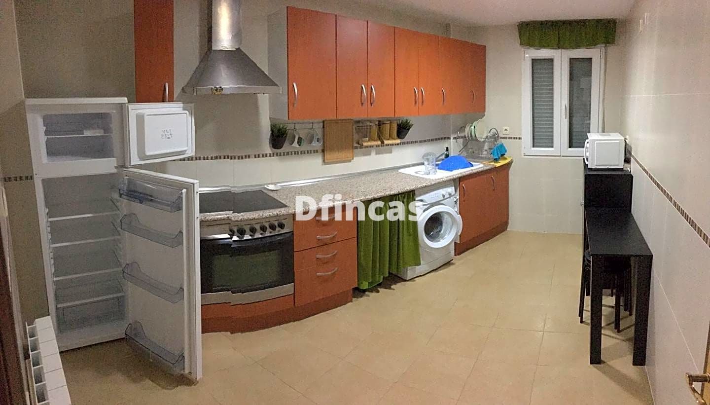 Cocina de Piso de alquiler en  Teruel Capital con Parquet y Amueblado