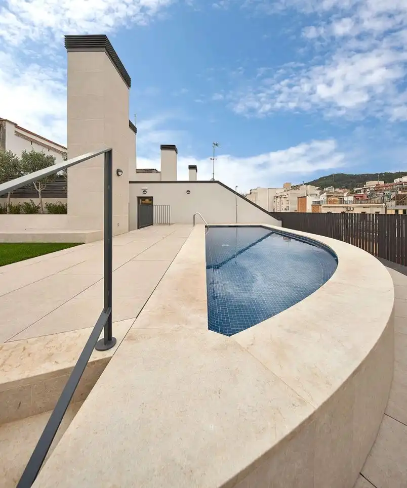 Piscina de Pis de lloguer en Barcelona amb Aire condicionat, Calefacció i Parquet