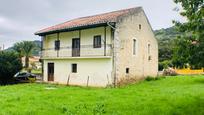 Vista exterior de Casa o xalet en venda en Penagos amb Terrassa