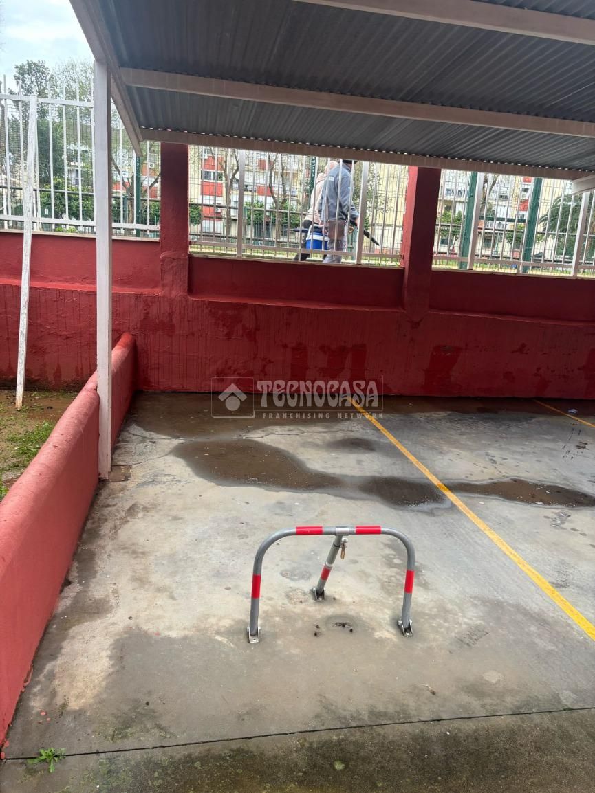 Garage for sale in Parque Alcosa