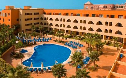 Piscina de Apartament de lloguer en Ayamonte amb Aire condicionat, Calefacció i Moblat