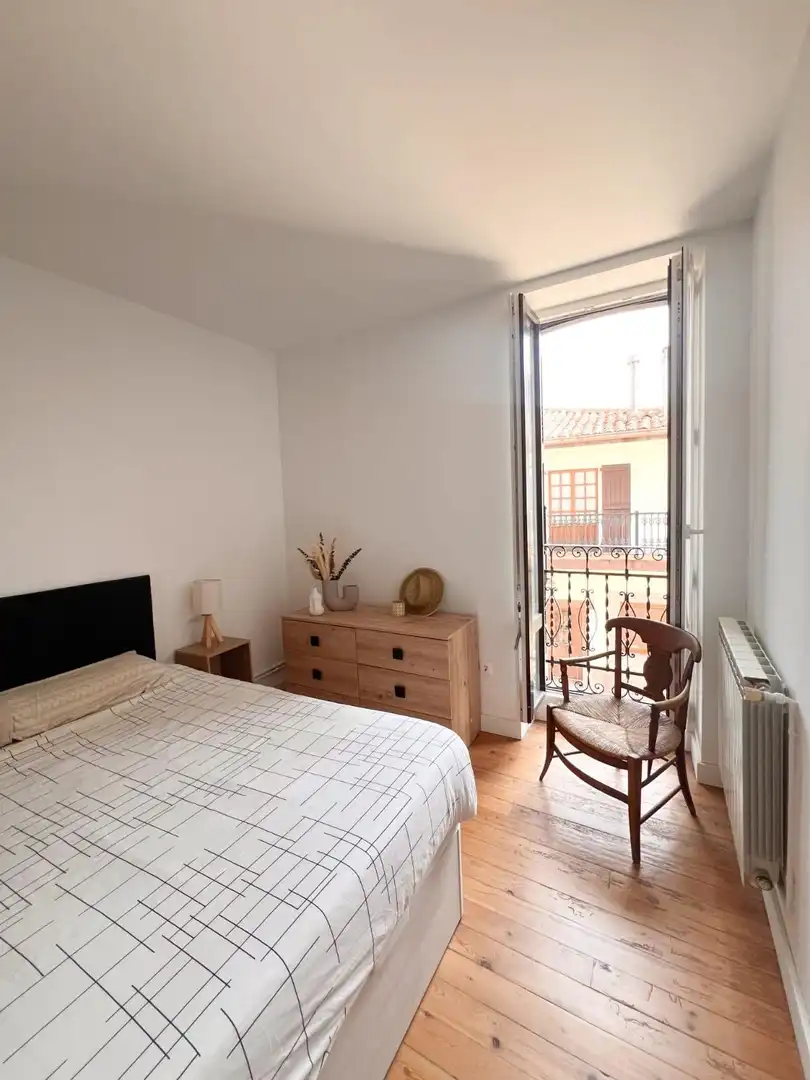 Schlafzimmer von Wohnung zur Miete in Baztan mit Abstellraum