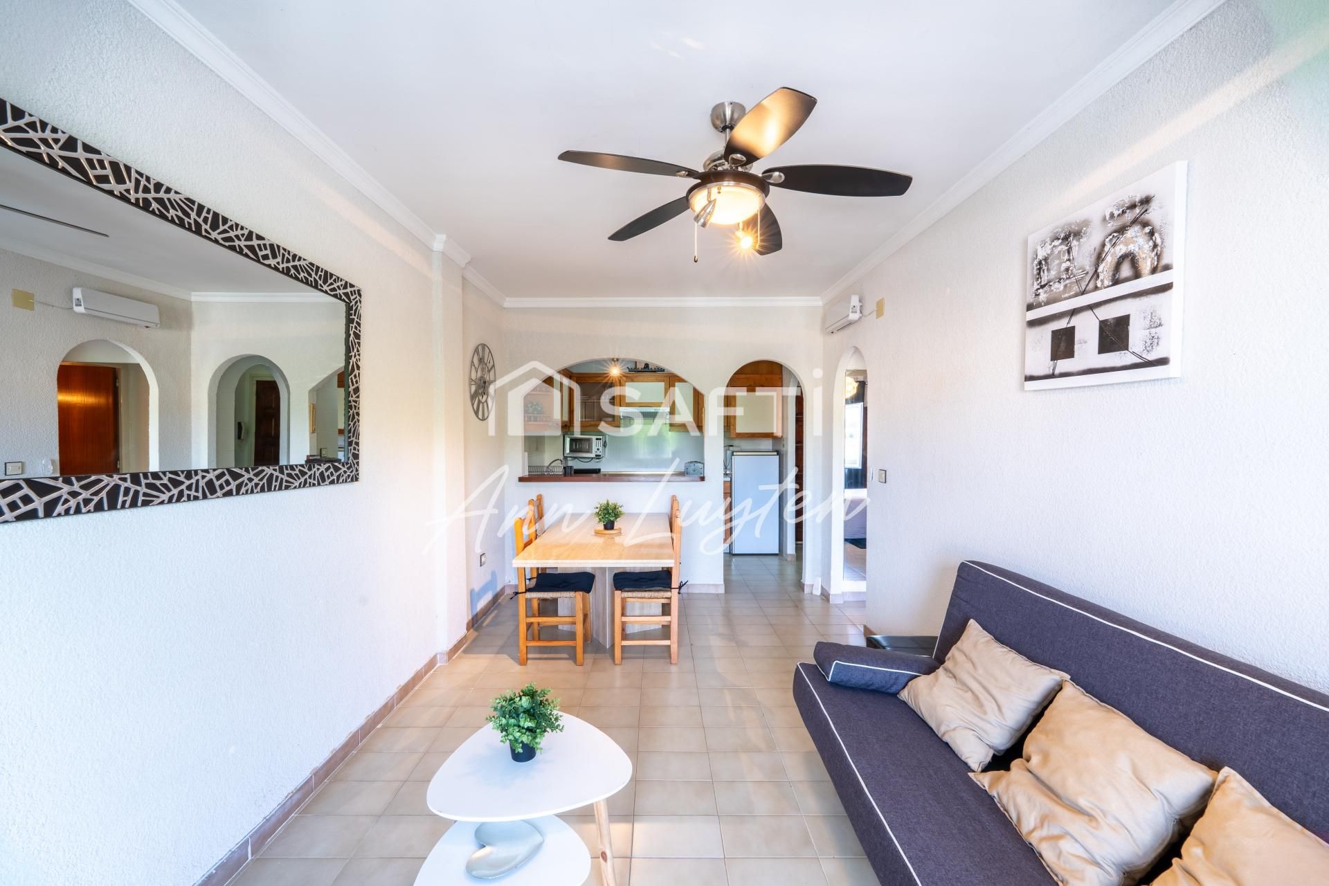 Sala d'estar de Apartament en venda en Empuriabrava amb Aire condicionat, Calefacció i Terrassa