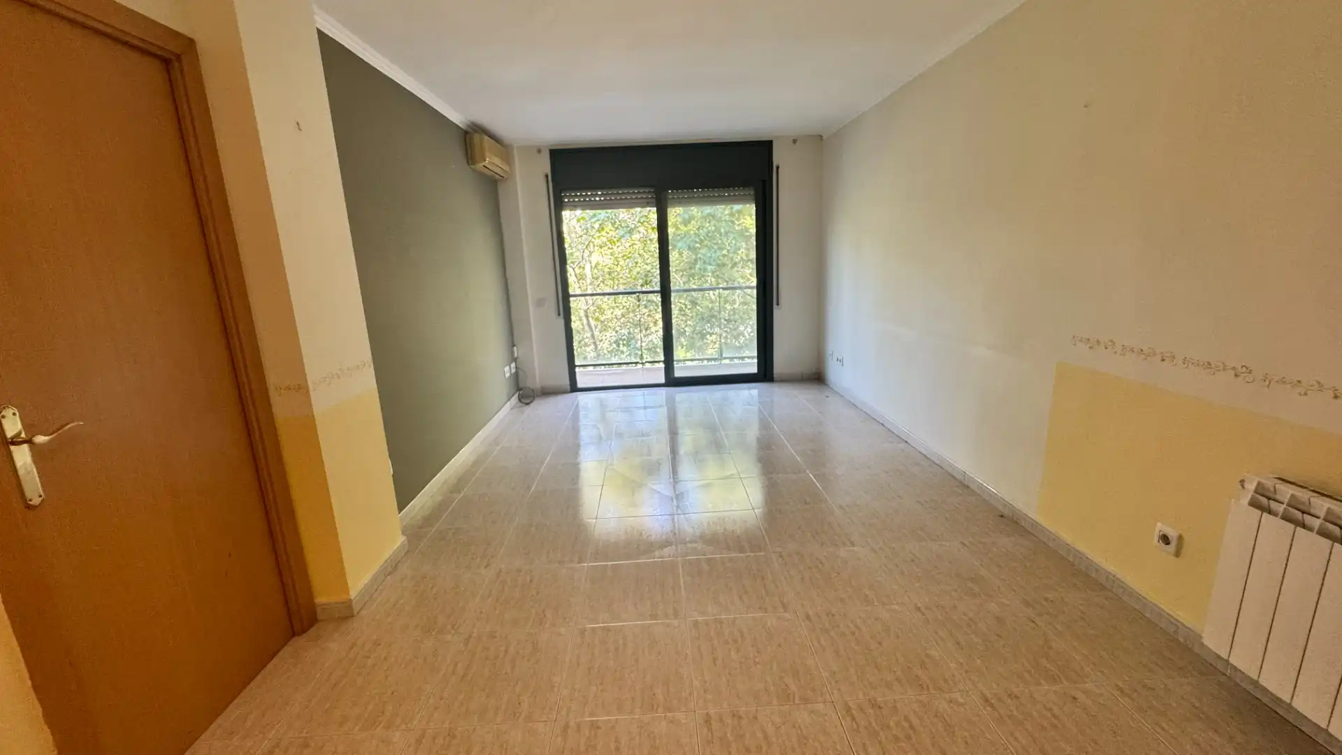 Wohnzimmer von Wohnung zum Verkauf in Cambrils mit Klimaanlage, Privatgarten und Gemeinschaftspool