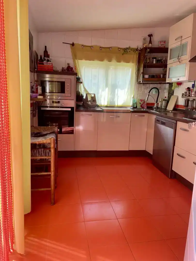 Cuina de Casa adosada en venda en  Córdoba Capital amb Aire condicionat i Balcó
