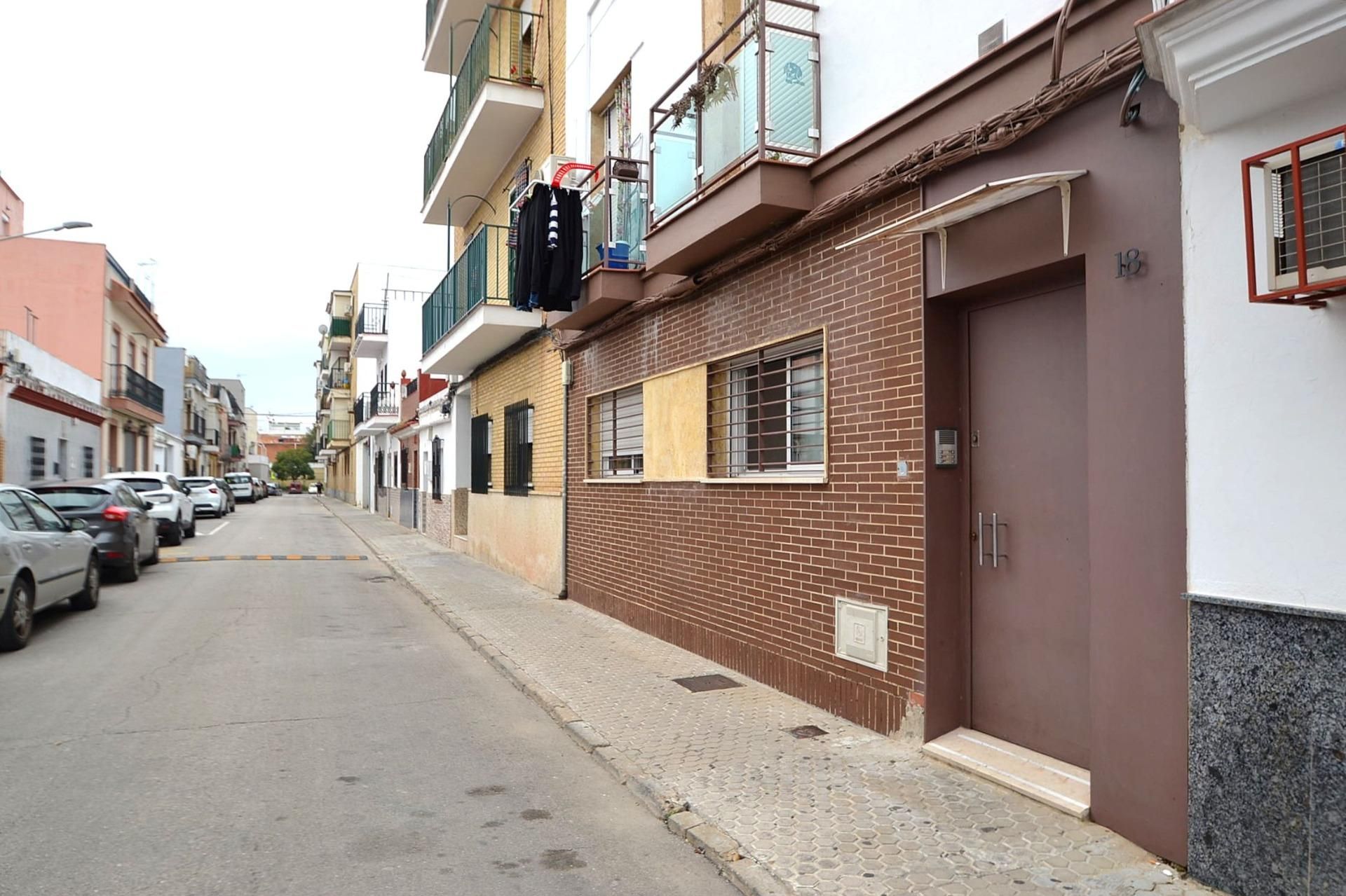 Vista exterior de Dúplex en venda en Camas amb Terrassa i Balcó