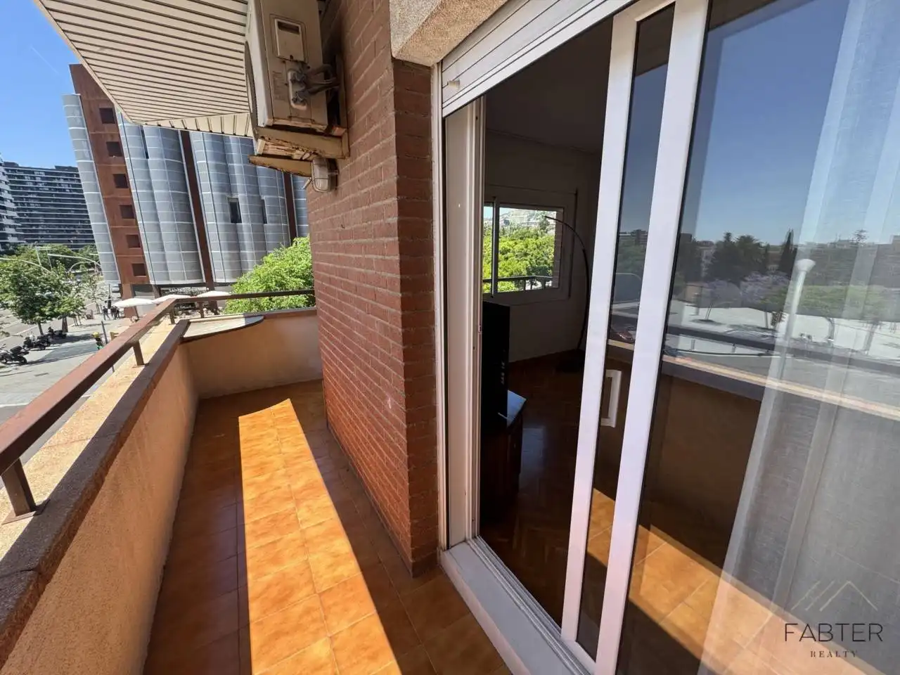 Flat with terrace for sale in Carretera Collblanc, imagen 8