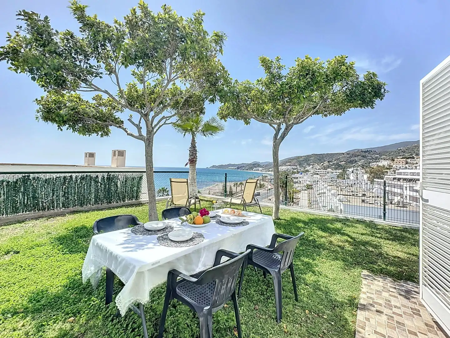 Casa bifamiliare con piscina in vendita a Paseo Del Mediterraneo