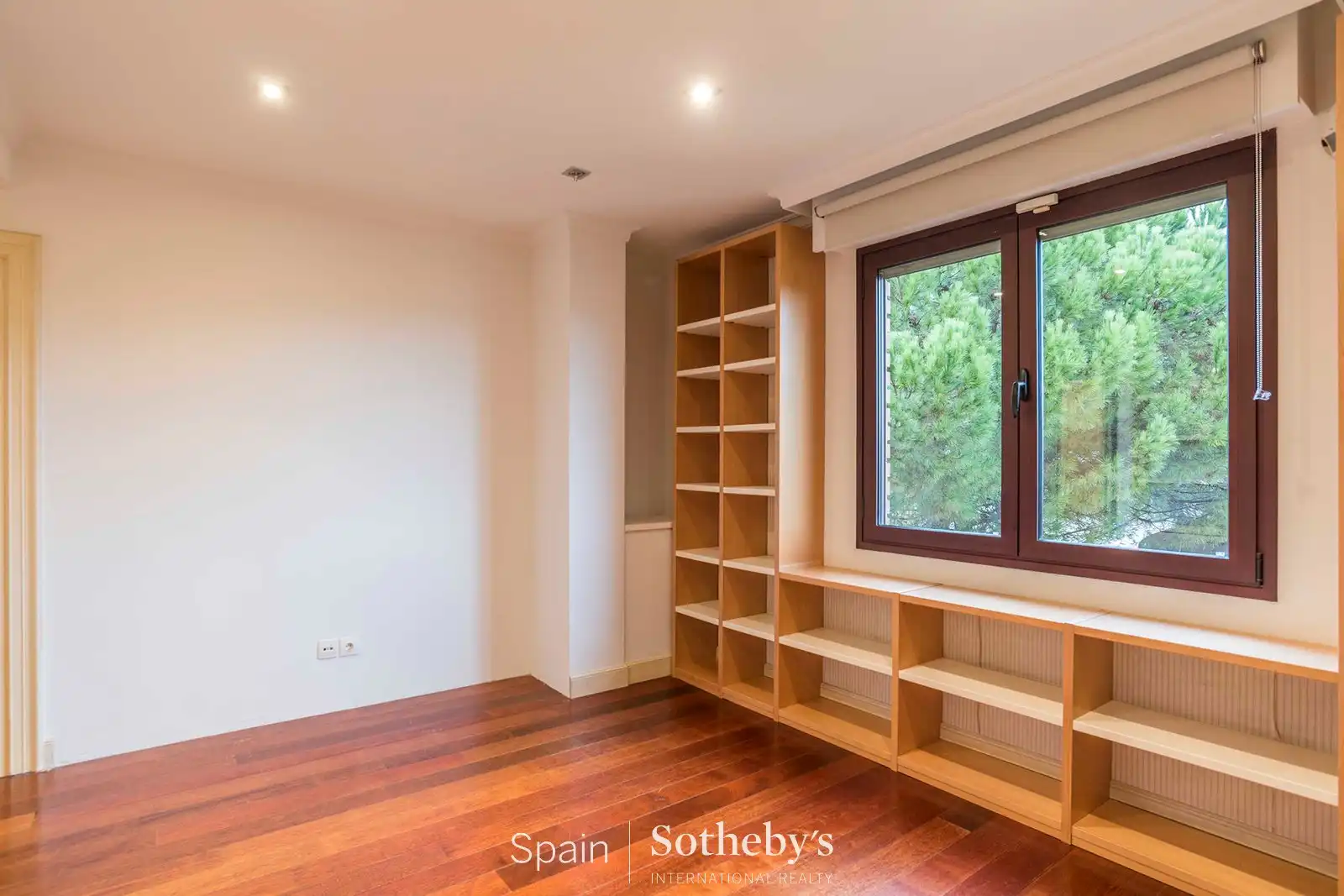 Habitación de Dúplex de alquiler en Madrid con Aire acondicionado, Calefacción y Trastero