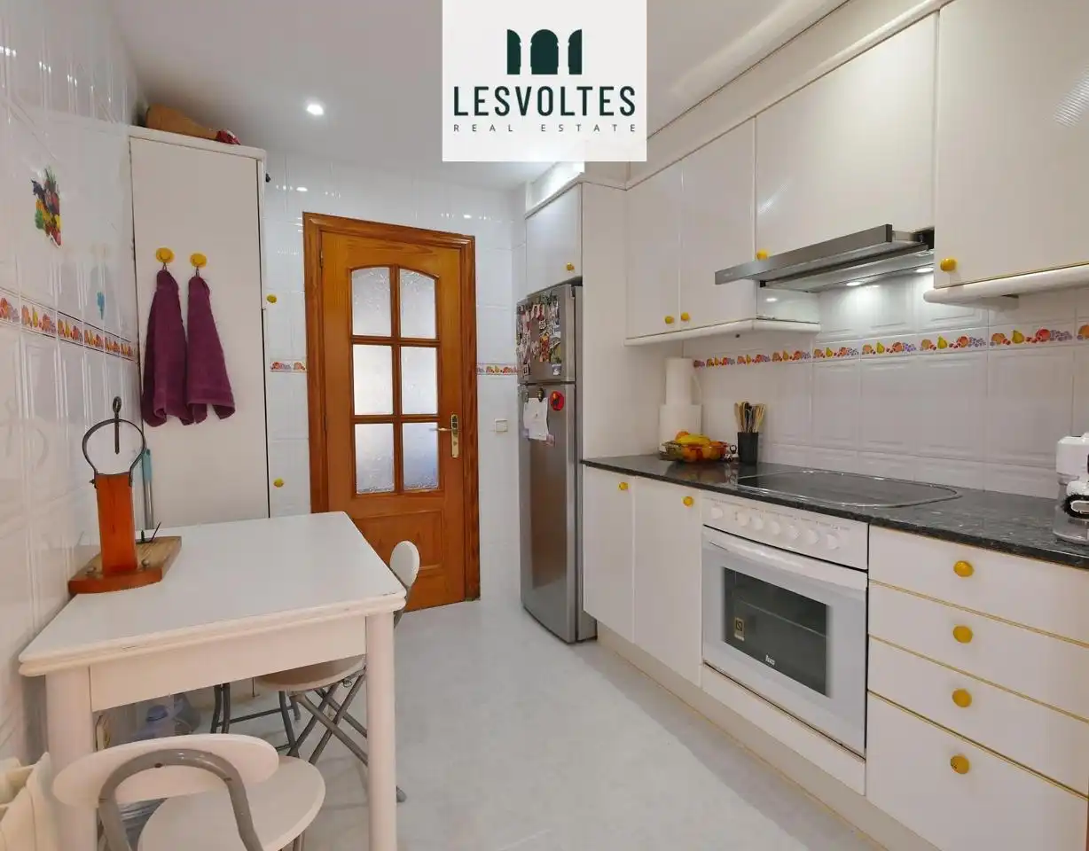 Cocina de Piso en venta en Palamós con Calefacción y Balcón