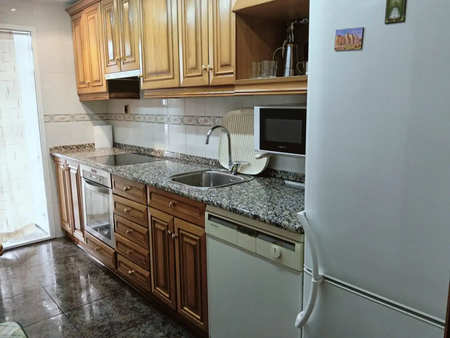 Kitchen of Flat for sale in Zaragoza  with Heating, Terrace and Furnished