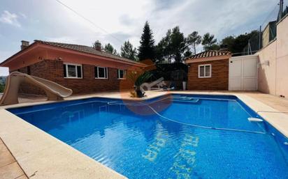 Piscina de Casa o xalet en venda en El Montmell amb Terrassa i Piscina