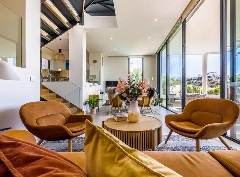 Wohnzimmer von Haus oder Chalet zum Verkauf in Marbella mit Klimaanlage, Heizung und Privatgarten