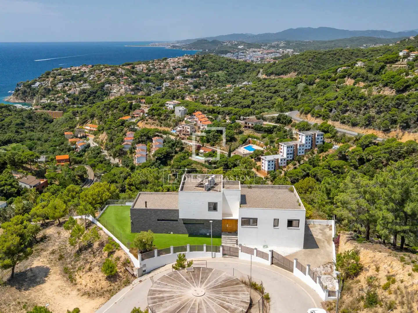 Außenansicht von Haus oder Chalet zum Verkauf in Lloret de Mar mit Klimaanlage, Privatgarten und Terrasse