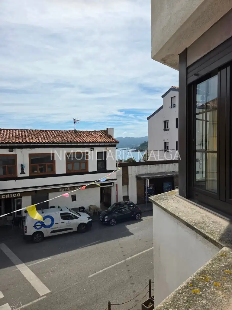 Vista exterior de Pis en venda en Colunga amb Calefacció, Parquet i Moblat