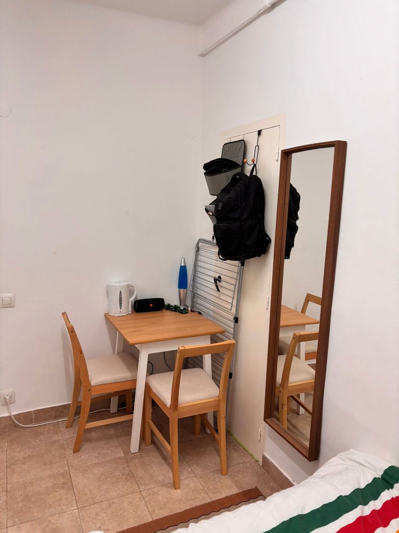 Menjador de Estudi de lloguer en  Barcelona Capital amb Aire condicionat, Moblat i Rentadora