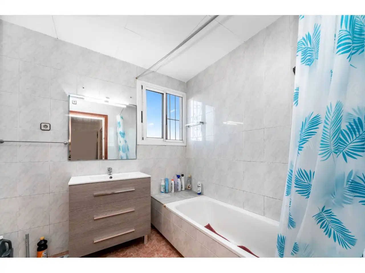 Bany de Casa o xalet en venda en Vilanova i la Geltrú amb Aire condicionat i Jardí privat
