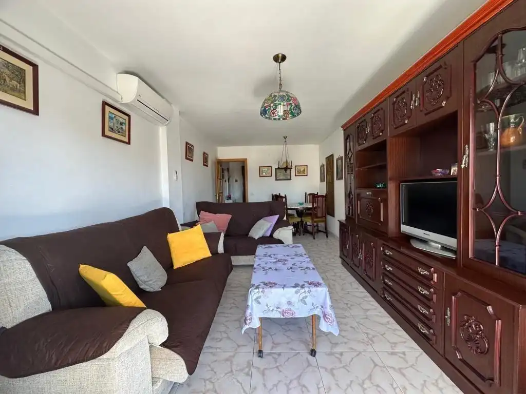 Sala d'estar de Apartament en venda en Fuengirola amb Aire condicionat i Terrassa