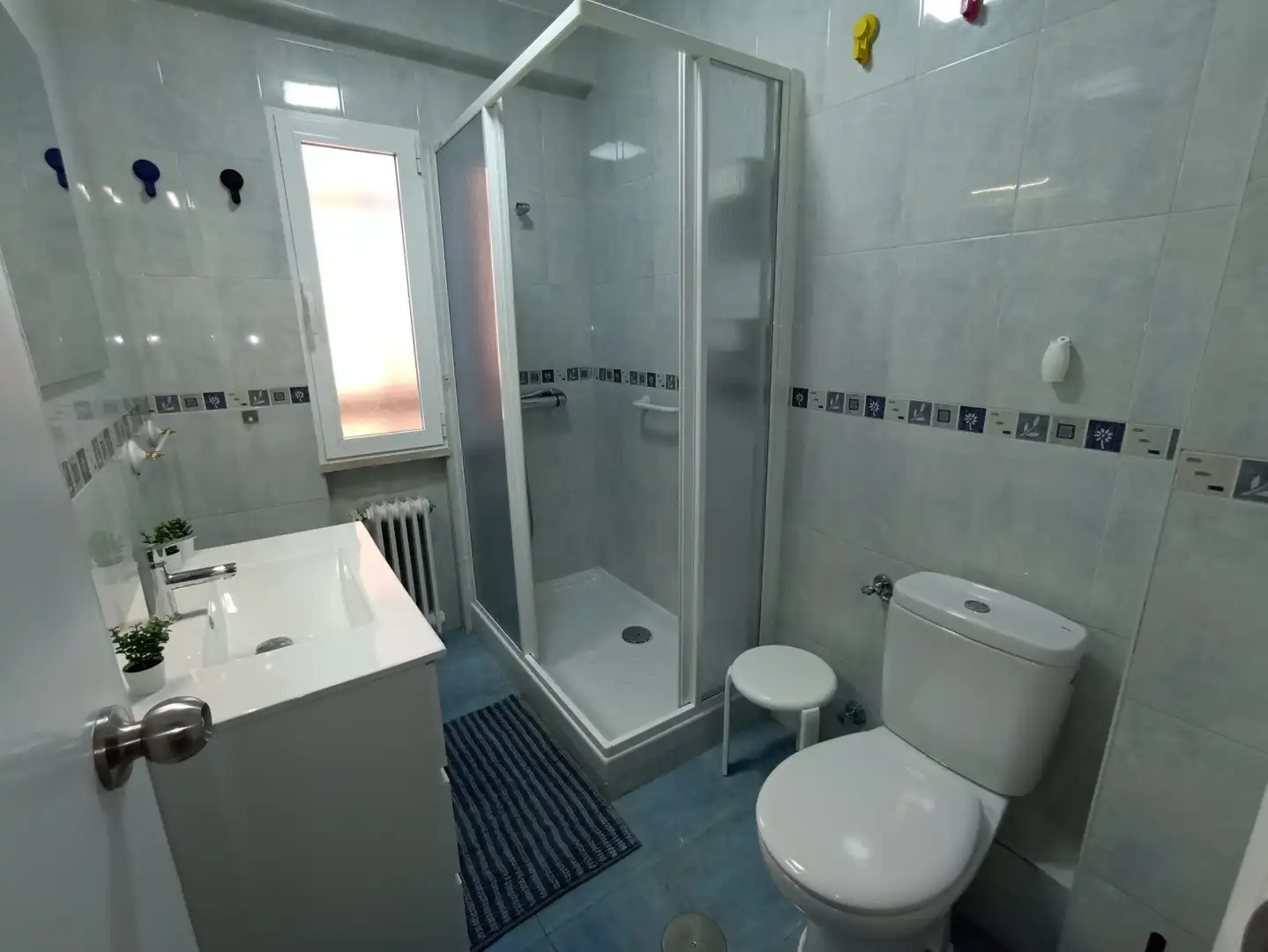 Room in Calle Hornos Caleros, Estación