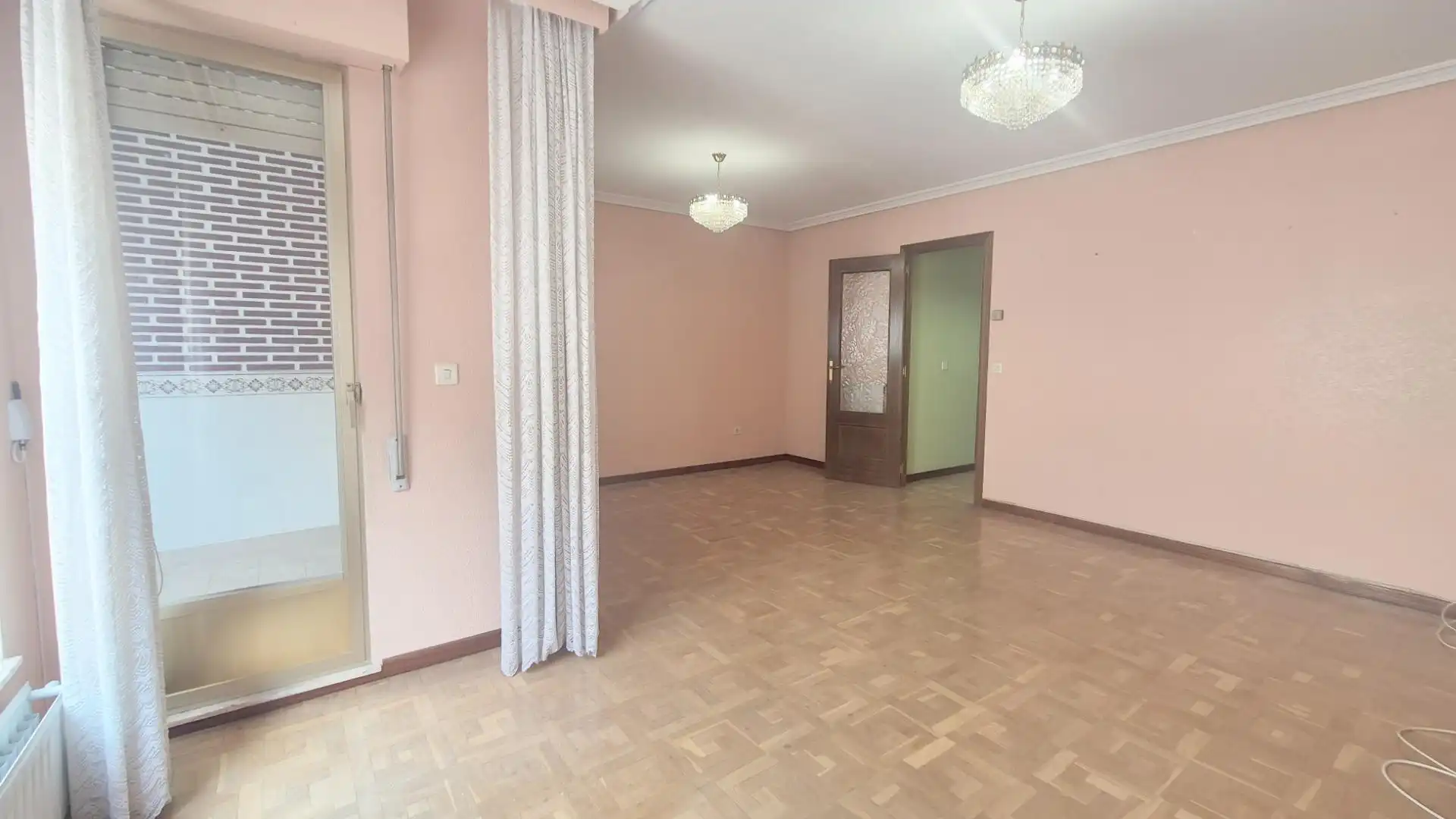 Sala d'estar de Pis en venda en Salamanca amb Calefacció