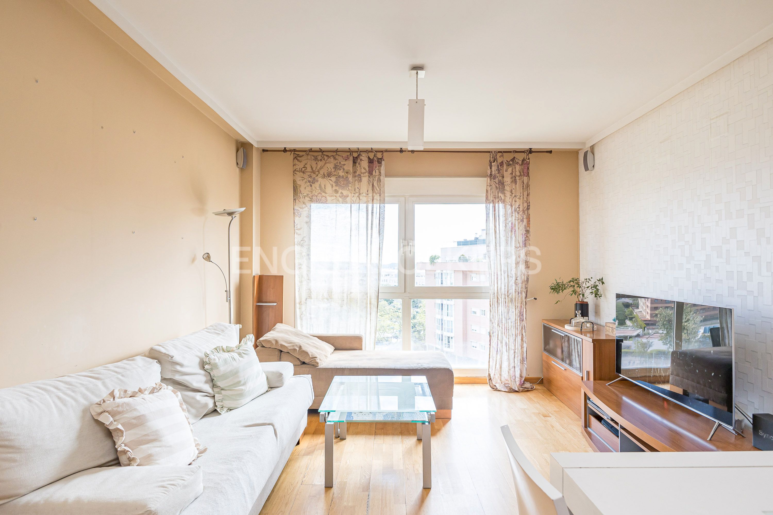 Sala d'estar de Apartament en venda en  Madrid Capital amb Aire condicionat, Calefacció i Traster