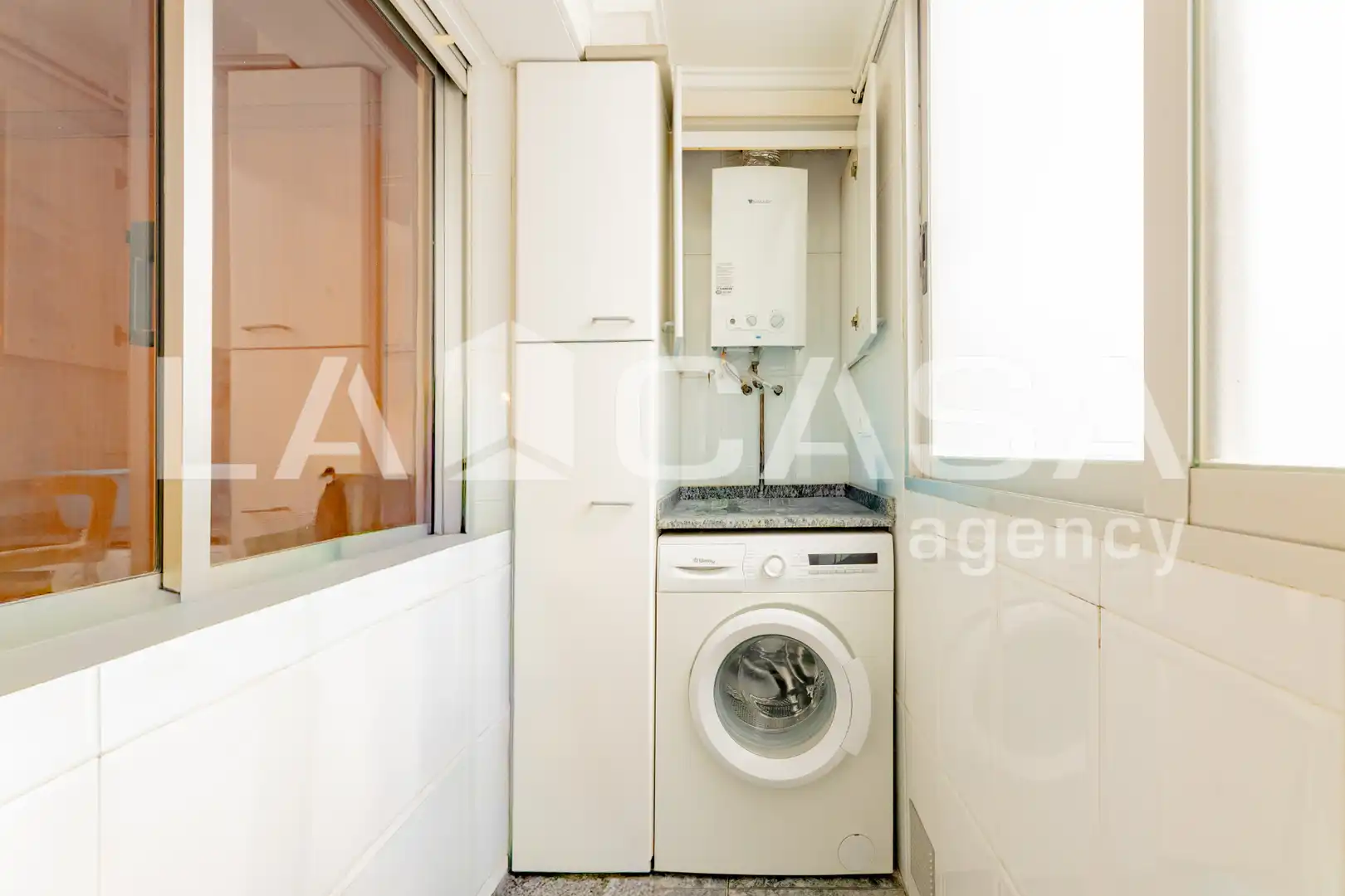 Bedroom of Flat for sale in Valencia  with Air Conditioner and Balcony