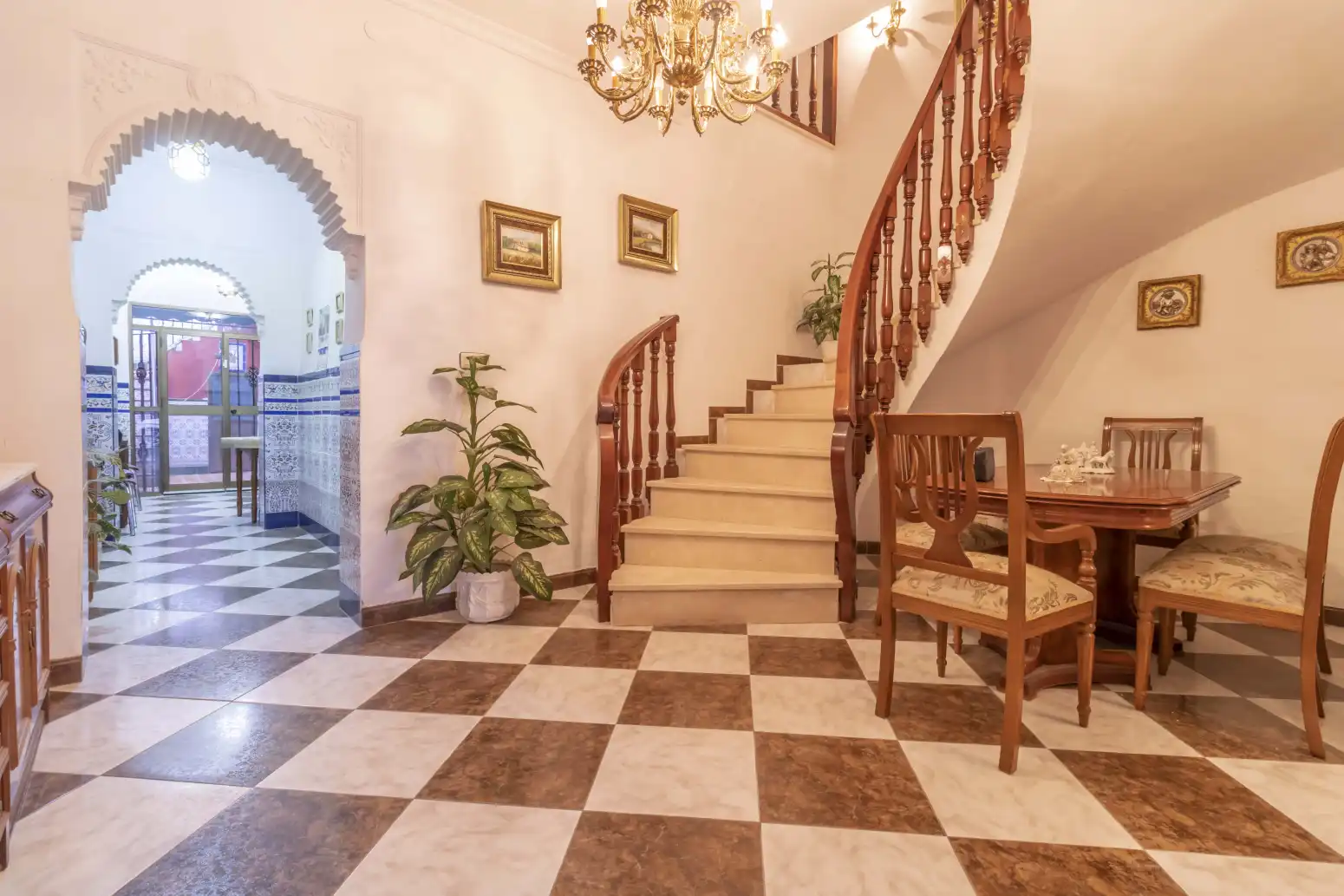 Einfamilien-Reihenhaus zum Verkauf in Brenes mit Terrasse, Möbliert und Balkon