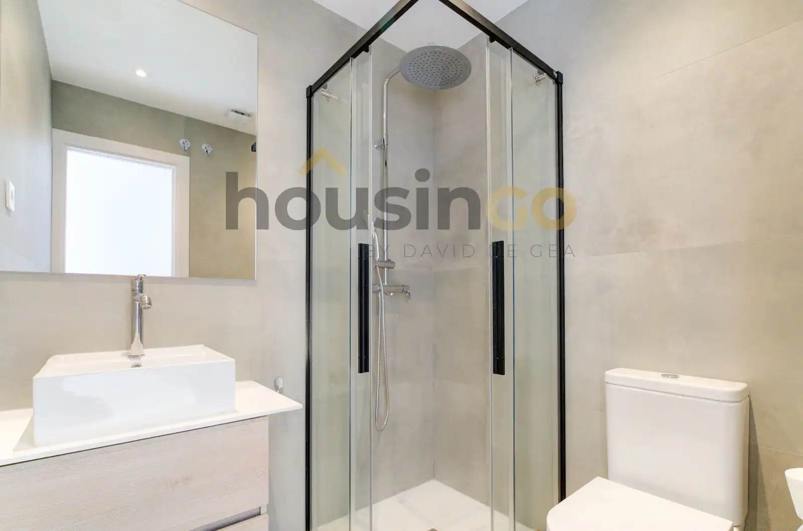 Baño de Apartamento de alquiler en Madrid con Aire acondicionado, Calefacción y Amueblado