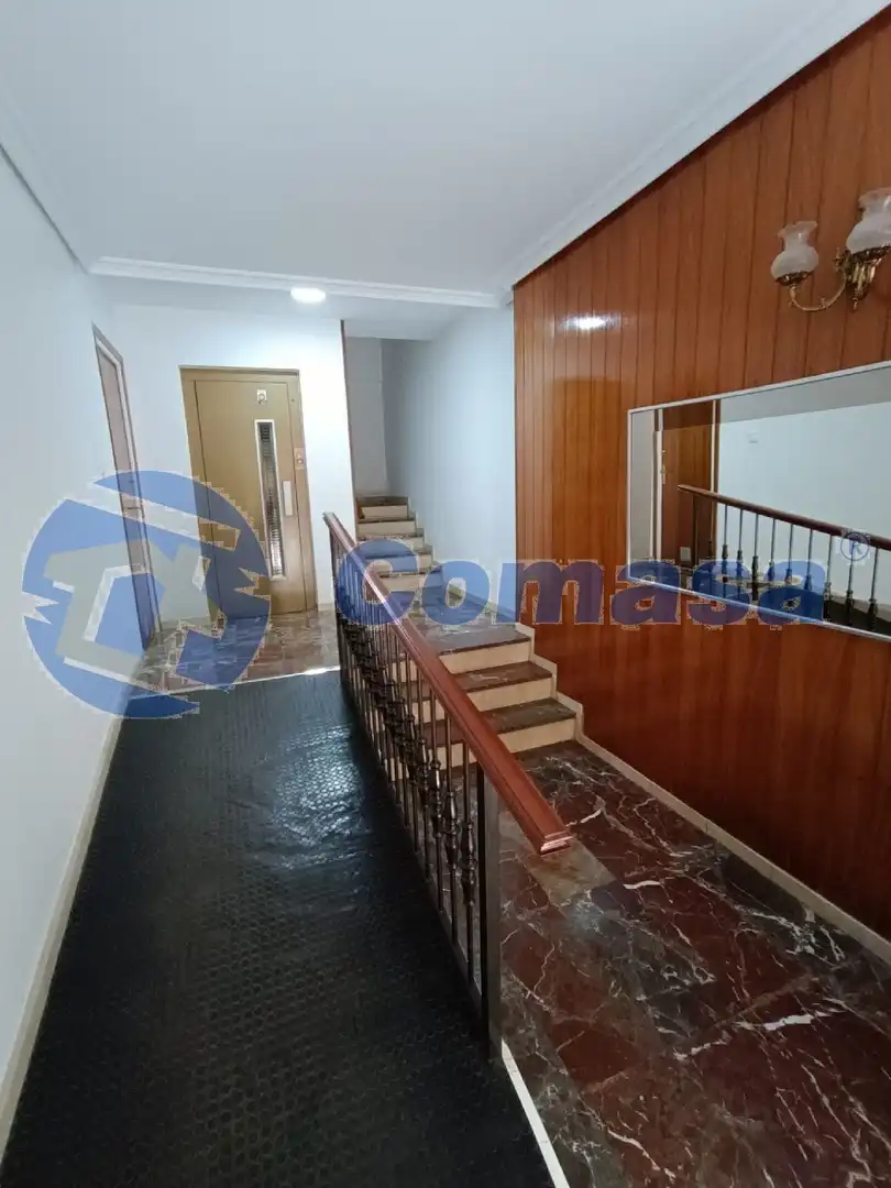 Piso con ascensor en venta en Martos, imagen 3