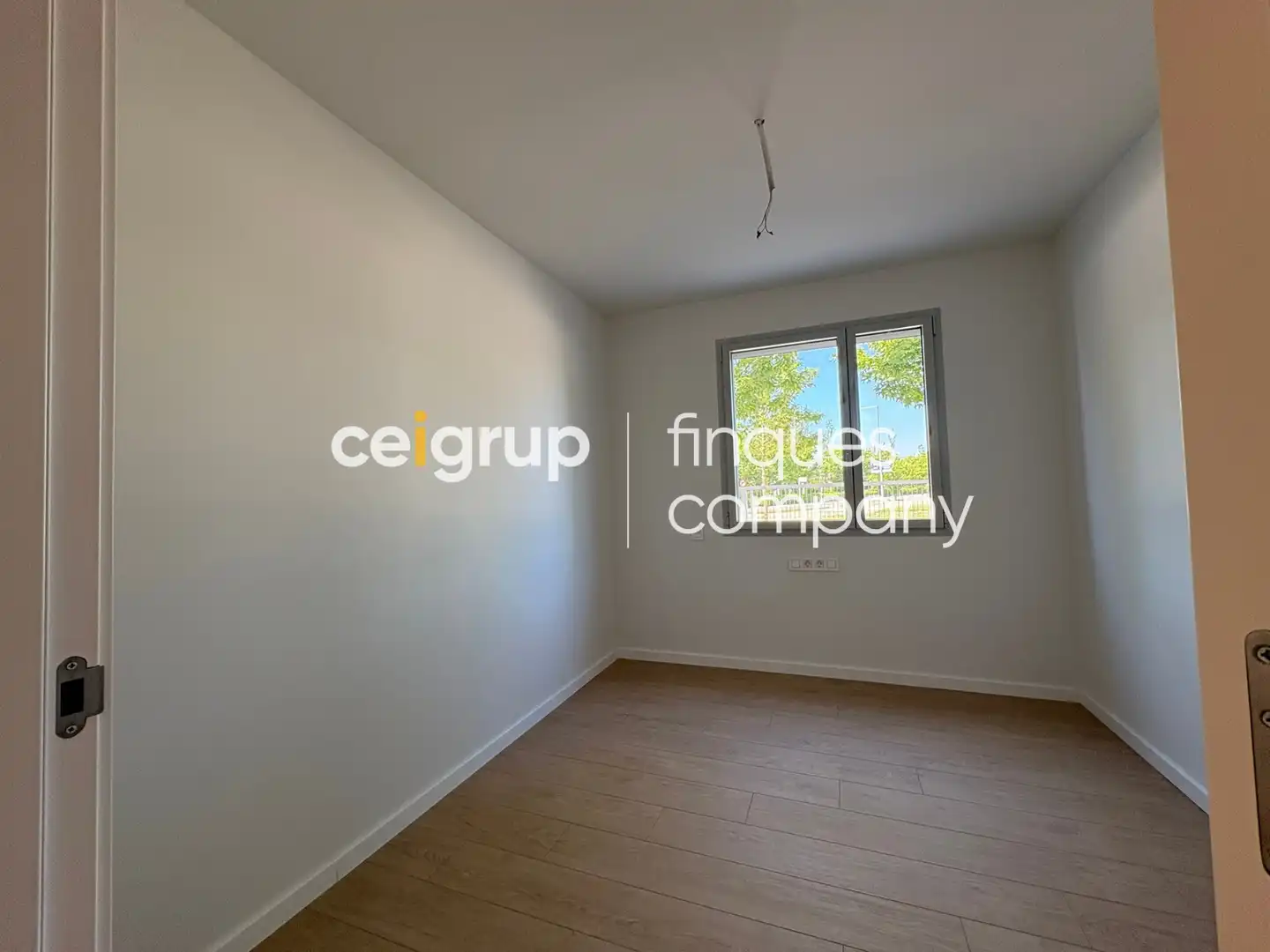 Habitación de Planta baja en venta en Girona con Calefacción, Terraza y Trastero