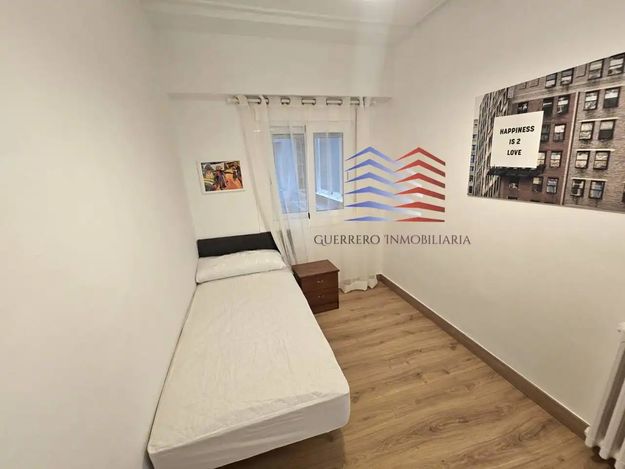 Habitación de Piso de alquiler en Ourense Capital  con Calefacción, Parquet y Alarma
