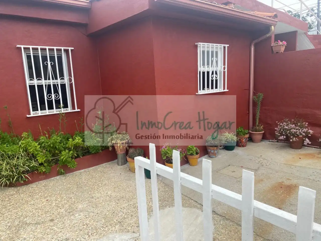 Vista exterior de Casa o chalet en venta en Vigo  con Terraza, Trastero y Amueblado