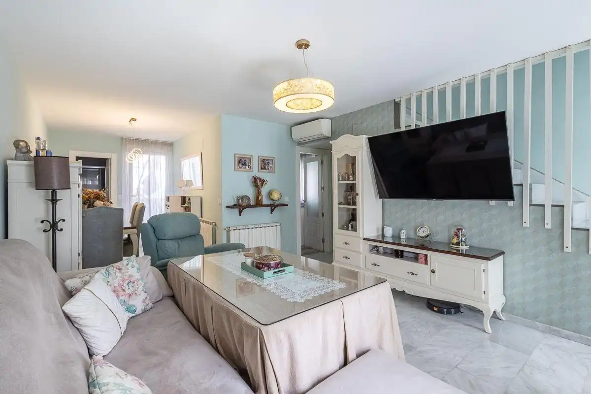 Casa adosada en venta en Calle CLARA CAMPOAMOR, Atarfe