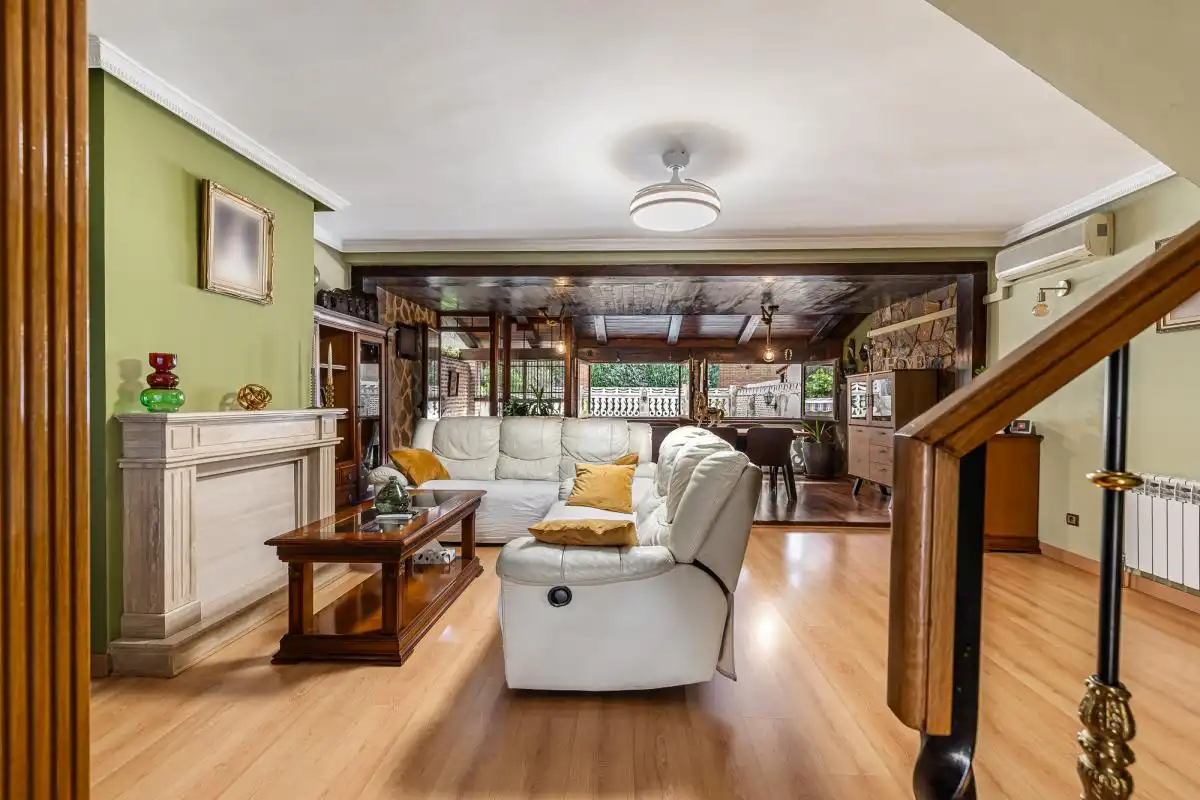 Living room of Detached homes for sale in Alcalá de Henares  with Air Conditioner, Heating and Private garden
