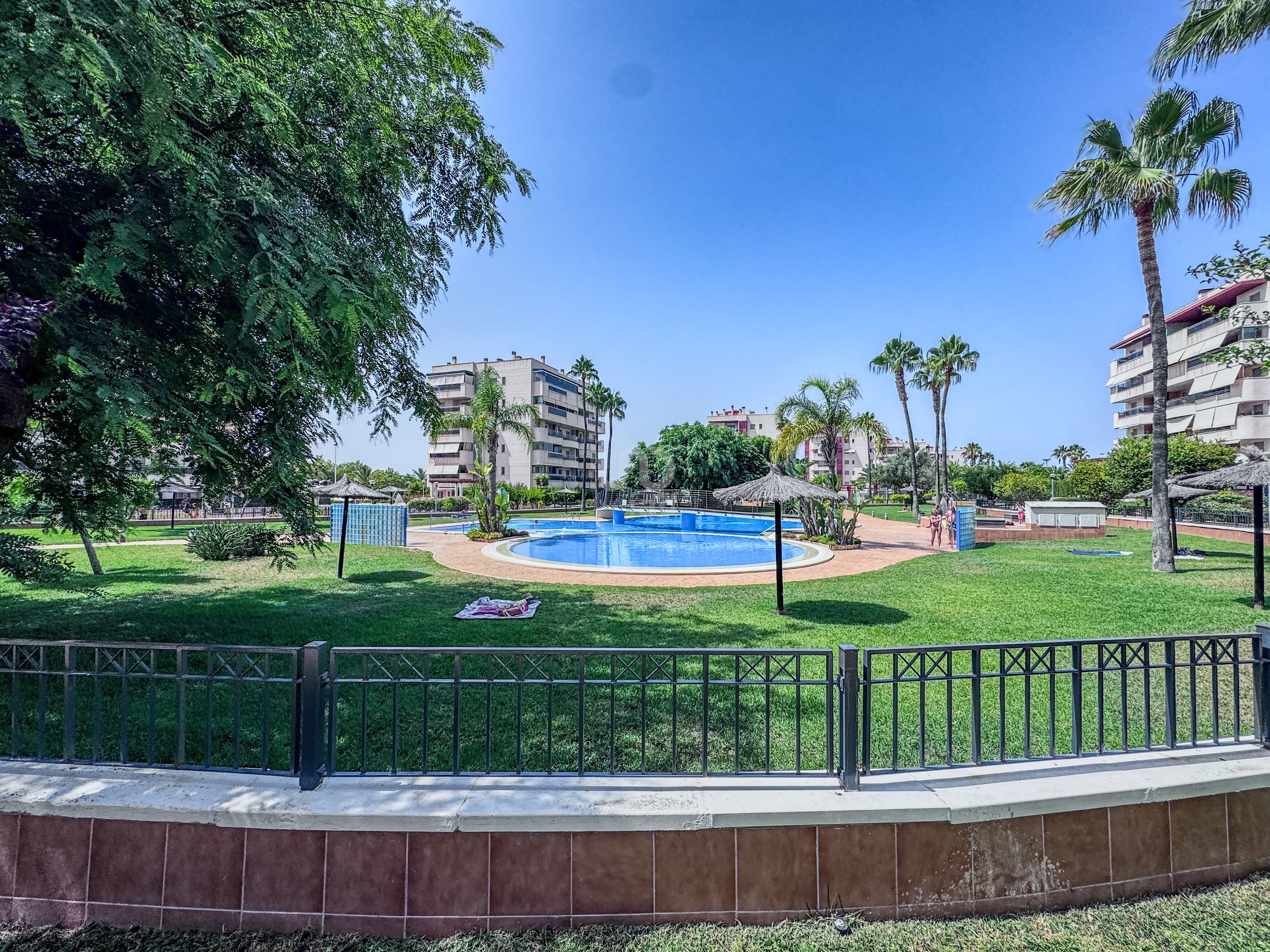 Piscina de Pis de lloguer en Elche / Elx amb Piscina