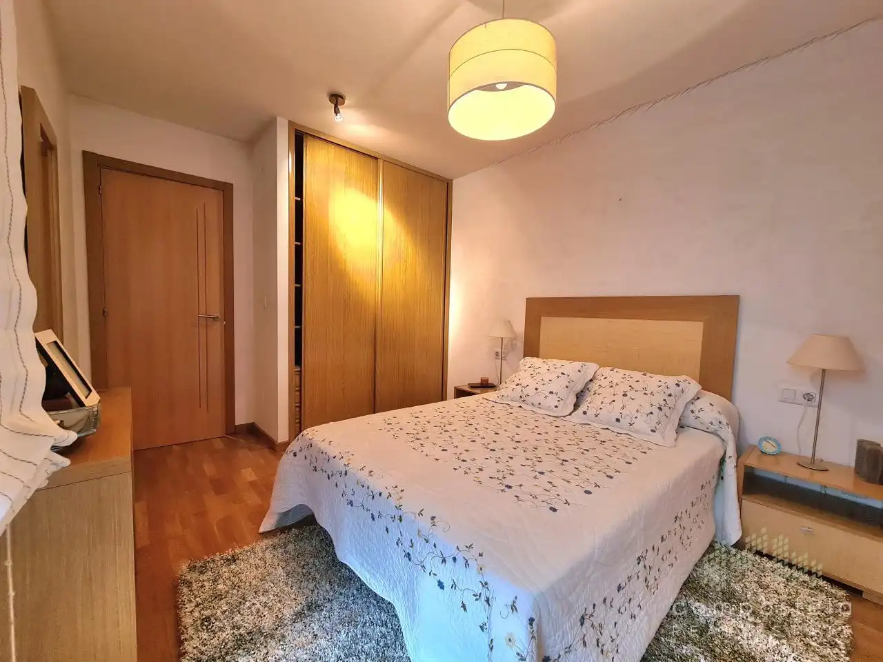 Schlafzimmer von Dachboden zur Miete in Ames mit Heizung, Abstellraum und Möbliert