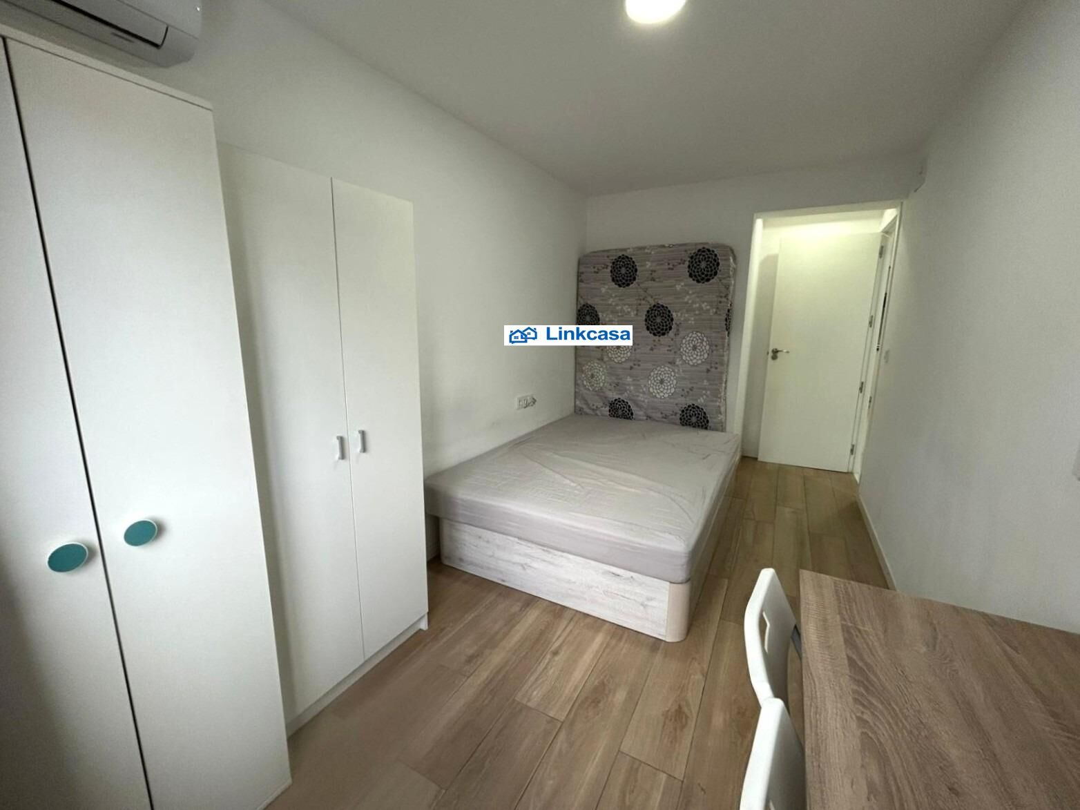 Bedroom of Flat for sale in  Madrid Capital  with Air Conditioner and Heating