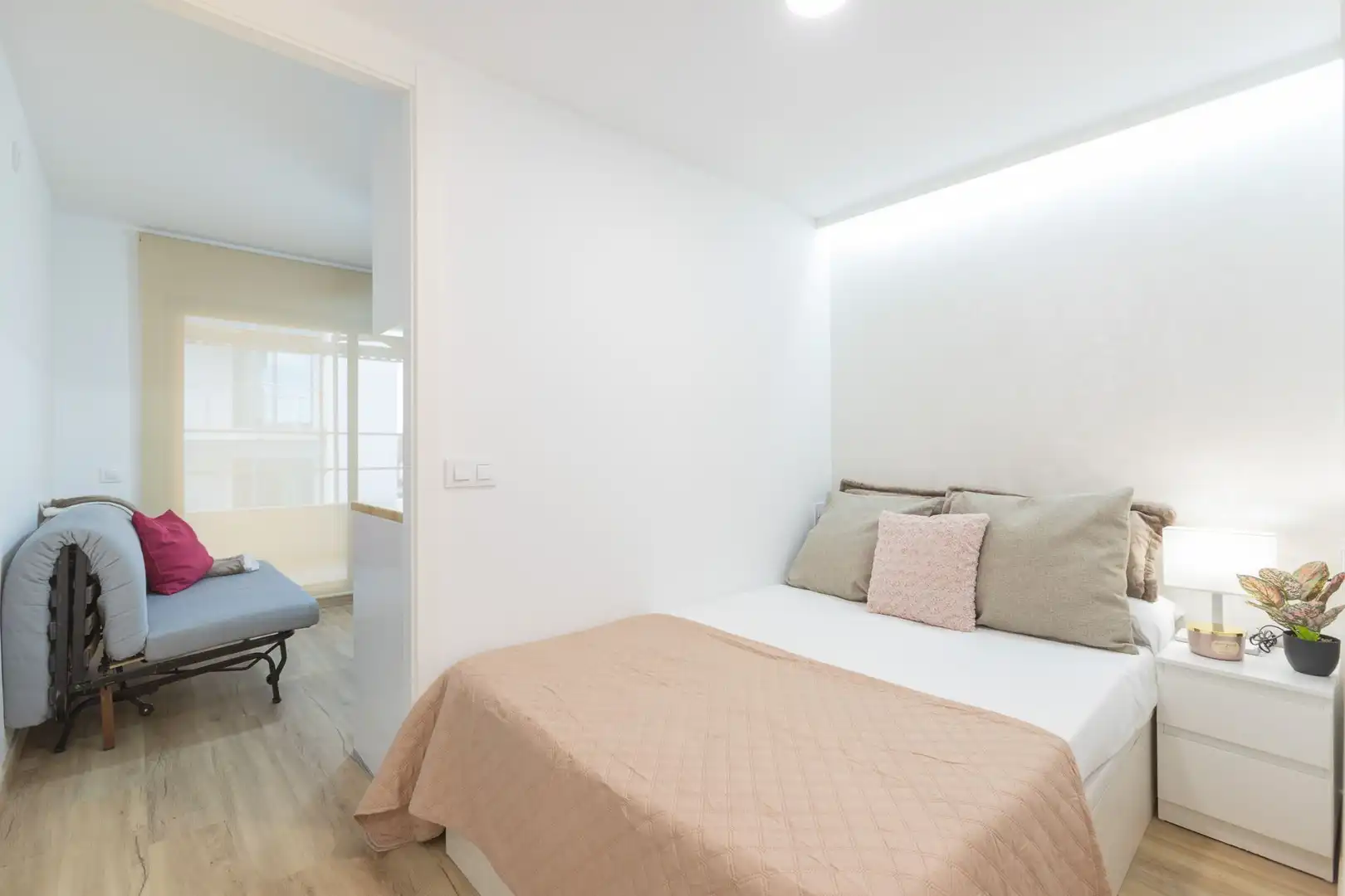Dormitori de Apartament en venda en Roses amb Terrassa