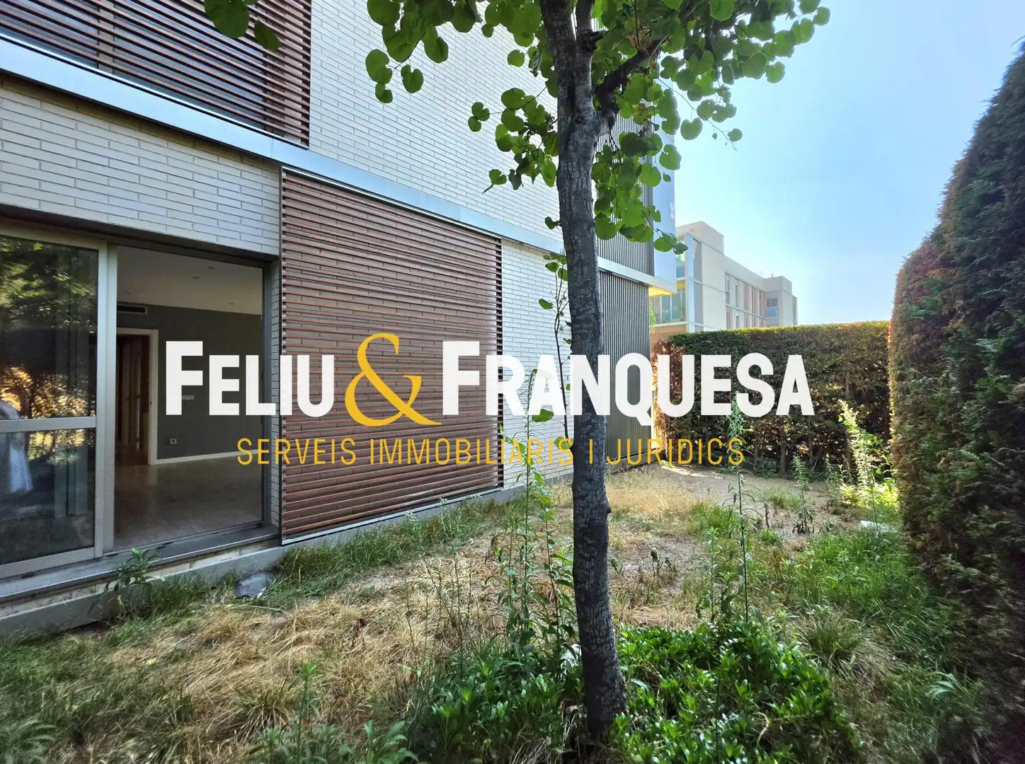 Vista exterior de Piso en venta en Sant Cugat del Vallès con Calefacción, Jardín privado y Terraza